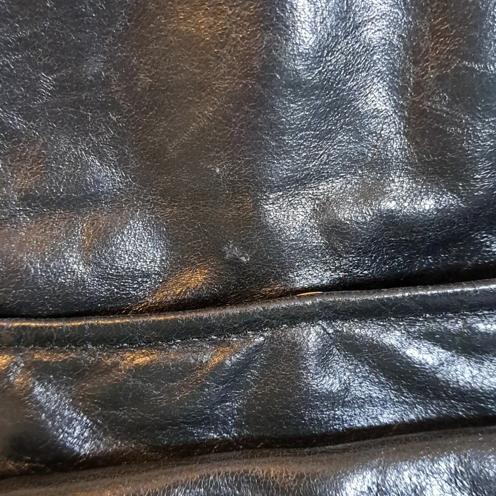 Authentic Marc Jacobs Black Leather Shoulder Bag, EUC!!